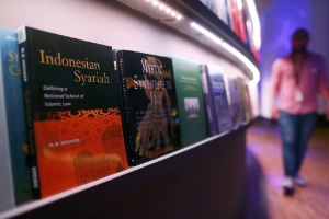 Estande da Indonésia é montado na Feira do Livro de Frankfurt, que homenageia o país - Ralph Orlowski/Reuters