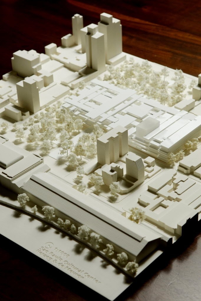 Maquete do Complexo Cultural da Luz, projeto da dupla de arquitetos suíços Jacques Herzog e Pierre de Meuron, encomendado em 2009 pelo Governo do Estado de São Paulo - Eduardo Knapp/Folhapress