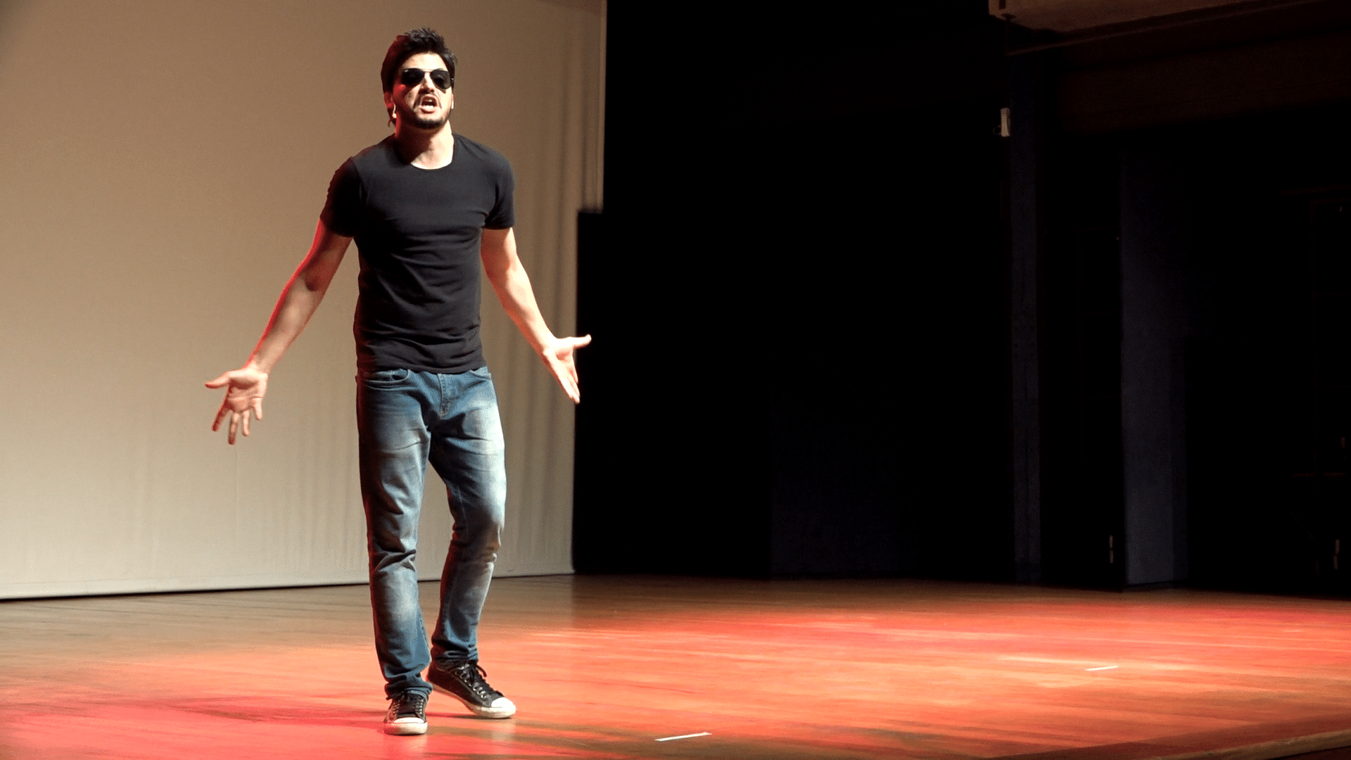 Felipe Neto em "Minha Vida não Faz Sentido" - Divulgação