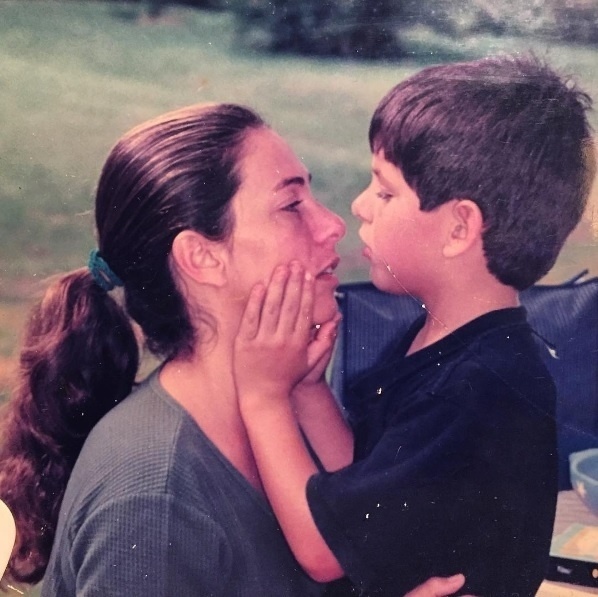 20.jul.2016 - No dia em que a morte de Rafael Mascarenhas completa 6 anos, Cissa Guimarães publicou uma foto antiga com o filho em sua homenagem - Reprodução/Instagram/cissaguimaraes