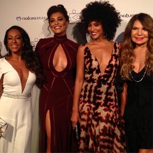 15.set.2016 - Samantha Schmutz, Juliana Paes, Sheron Menezzes e Elba Rabalho posam juntas no tapete vermelho do jantar beneficente da BrazilFoundation, em Nova York - Reprodução/Instagram/brazilfound