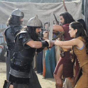 Atriz Thaís Melchior grava cena de luta em "A Terra Prometida" - Munir Chatack/Record - Munir Chatack/Record