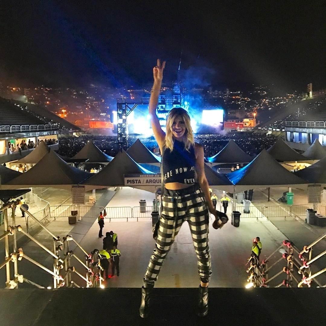 Antes de curtir a festa de Bieber, Marina Pumar postou uma foto curtindo o show na Praça da Apoteose - Reprodução/Instagram/marinapumar