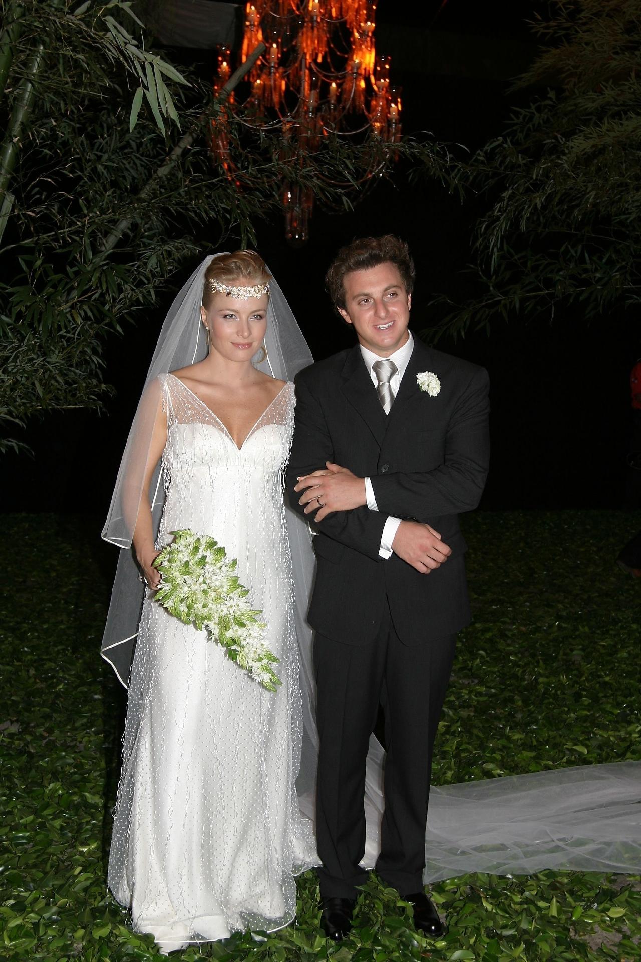 Angélica e Luciano Huck se casaram em outubro de 2004 em uma grande festa na Marina da Glória, zona sul do Rio. A apresentadora estava grávida de quatro meses de Joaquim - Macarena Lobos/Folhapress