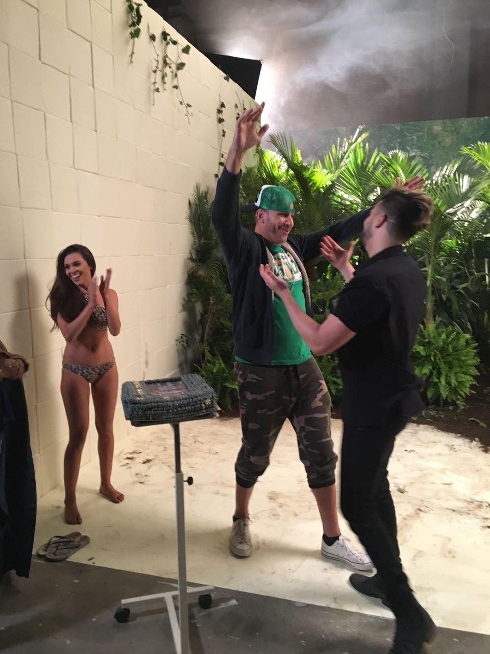 De novo visual, Luan Santana grava clipe na Colômbia - Divulgação