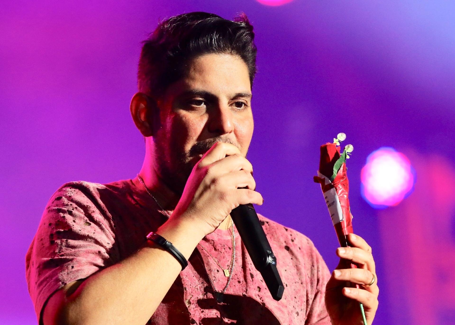 Jorge canta os sucessos da dupla - Manuela Scarpa/Brazil News