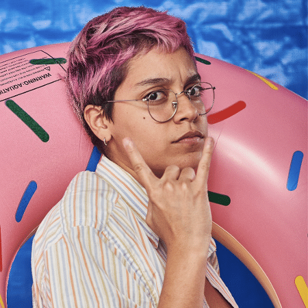 A artista visual Duda Nieto, 23, criou fonte para dar visibilidade à comunidade lésbica - Arquivo Pessoal
