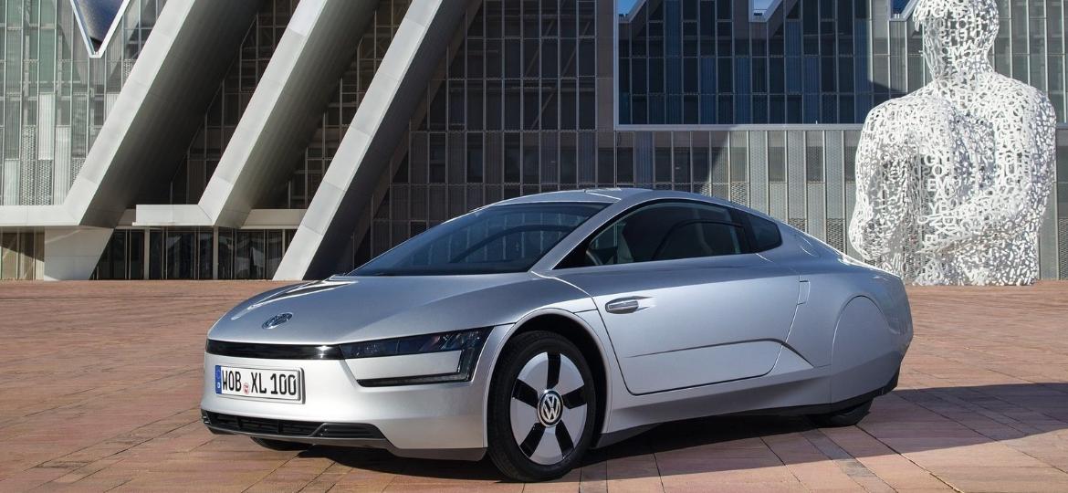 Lançado em 2013 apenas para mercado europeu, o revolucionário VW XL1 teve 250 exemplares produzidos e hoje é disputado por colecionadores; preços estão em alta - Divulgação
