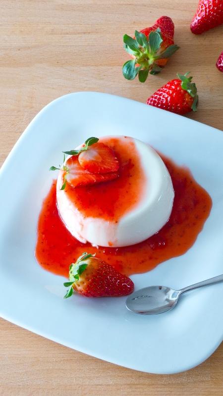 Flan de morango, pudim de morango - Getty Images