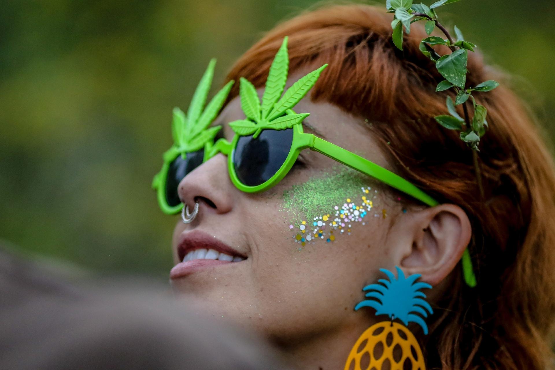 Carnaval canábico: "Bloco do Manjericão" anima último dia de Carnaval em BH - CRISTIANE MATTOS/FUTURA PRESS/ESTADÃO CONTEÚDO