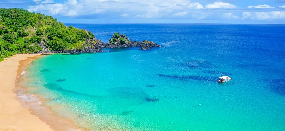 Praia do Sancho, em Fernando de Noronha, é a melhor praia do mundo, segundo TripAdvisor - Getty Images