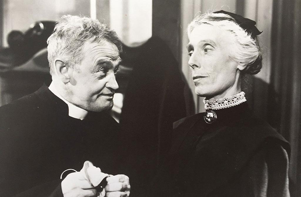 Barry Fitzgerald e Eily Malyon em cena de "O Bom Pastor" (1944) - Divulgação