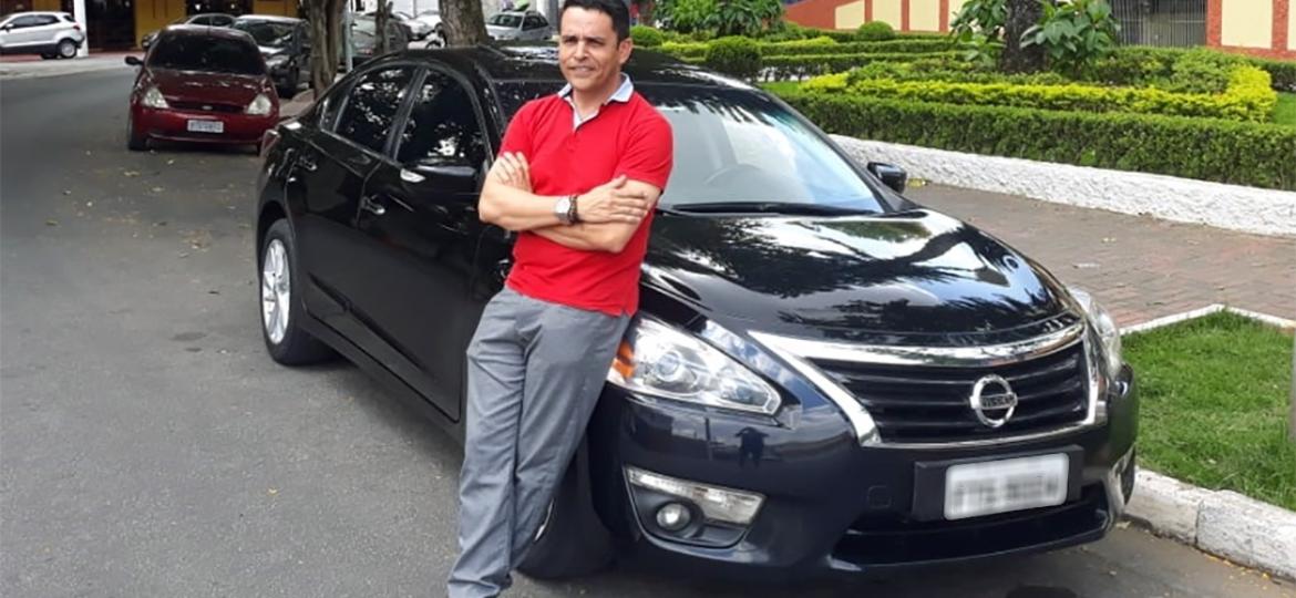 Aldo Silva, de São Paulo, está com seu Altima depois de dois Hyundai Azera. "Hoje o que mais gosto é a dirigibilidade" - Arquivo pessoal