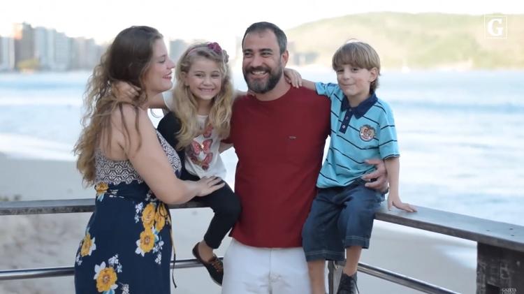 Pedro com a mulher e dois dos três filhos: ex-namorada pediu 'chip' com músicas após briga - Gazeta Online/Reprodução