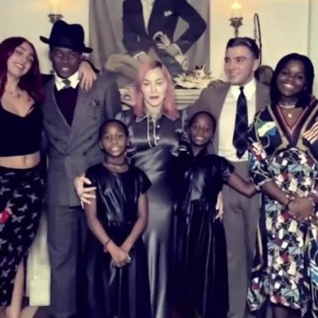 Madonna posta foto rara com os seis filhos - Reprodução/Instagram
