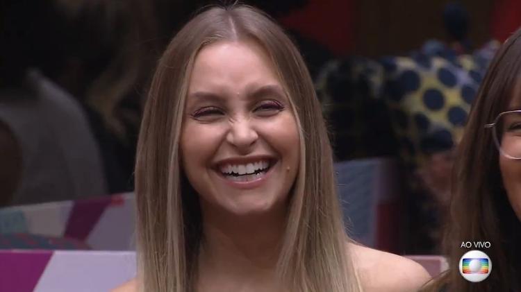 BBB 21: Carla Diaz ouvindo piada que Tiago fez sobre Arthur - Reprodução/ Globoplay - Reprodução/ Globoplay