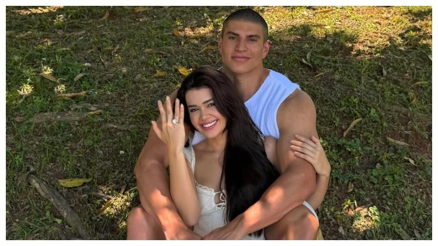 Franciny Ehlke faz tatuagem com marido bilionário Tony Maleh Franciny Ehlke faz tatuagem com marido bilionário Tony Maleh