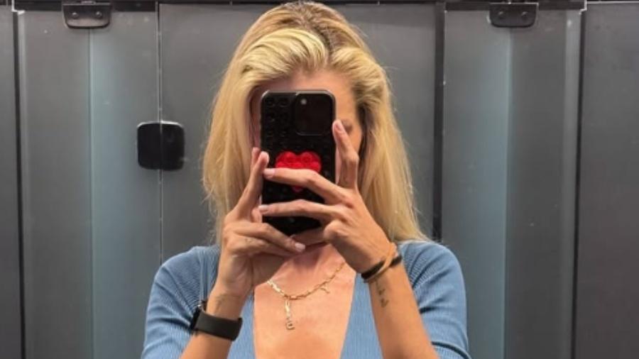 Yasmin Brunet exibe tanquinho pós-treino