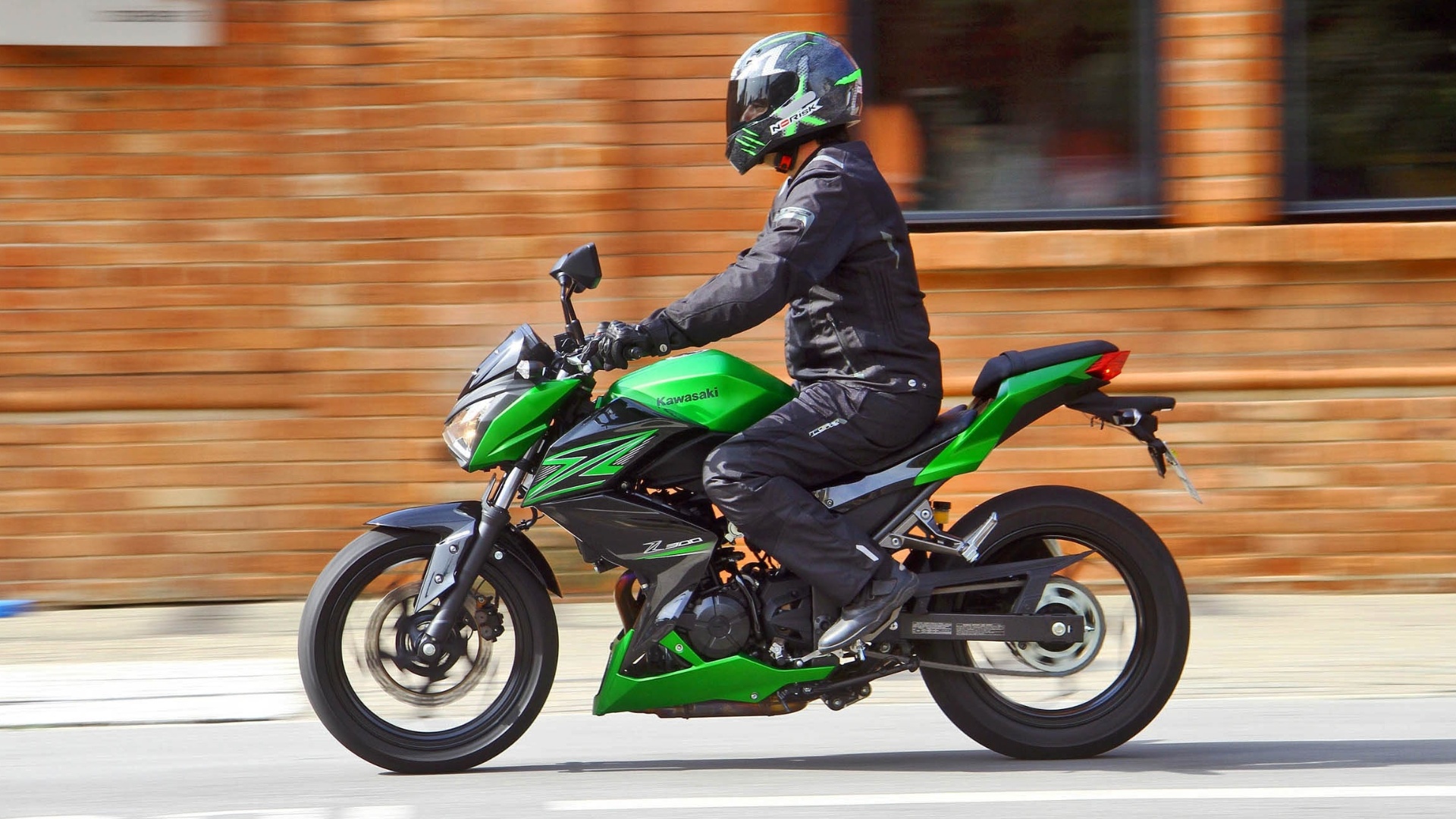 Kawasaki Z300 - Mario Villaescusa/Infomoto