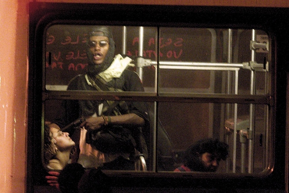 Cena do filme "Ônibus 174" (2002) - Divulgação