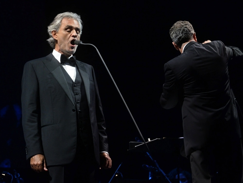 13.out.2016 - Tenor italiano Andrea Bocelli se apresenta no Allianz Parque, em São Paulo, com repertório do disco "Cinema" (2015) - Francisco Cepeda/AgNews