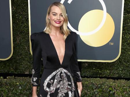 Margot Robbie chega ao Globo de Ouro 2018 - Getty Images