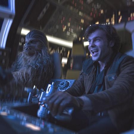 Chewbacca e Han Solo em cena de "Han Solo: Uma História Star Wars" - Divulgação
