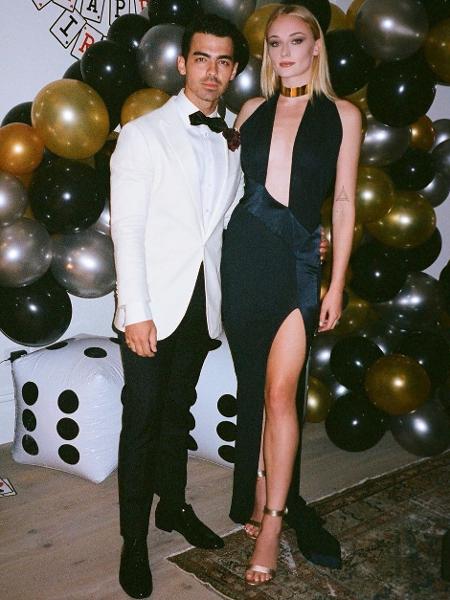 Joe Jonas e Sophie Turner no aniversário de 30 anos do cantor - Reprodução/Instagram