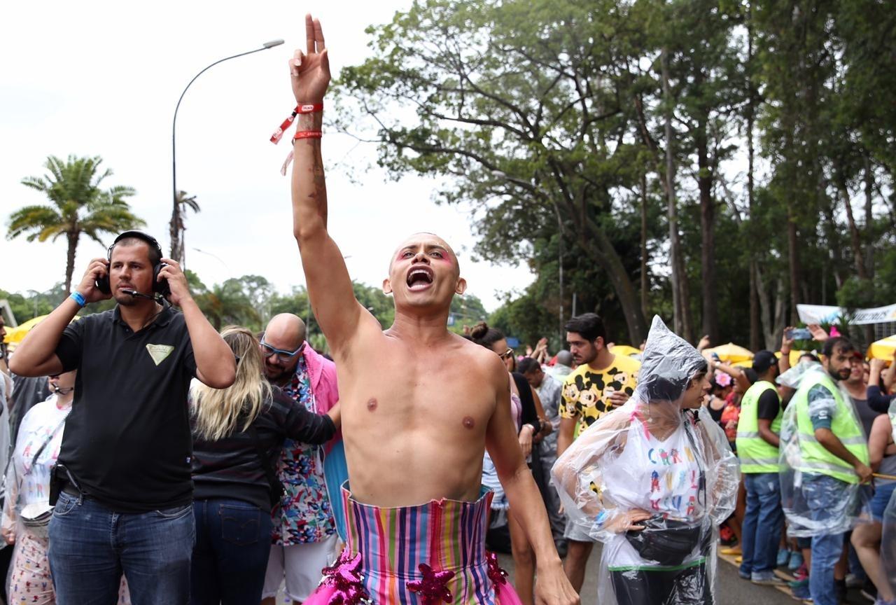 Silvero Pereira no Bloco da Preta, no Ibirapuera, zona sul de São Paulo - Gabriela Burdmann/UOL