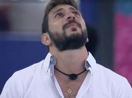 Bbb 21 Caio Se Emociona E Declara Amor A Esposa
