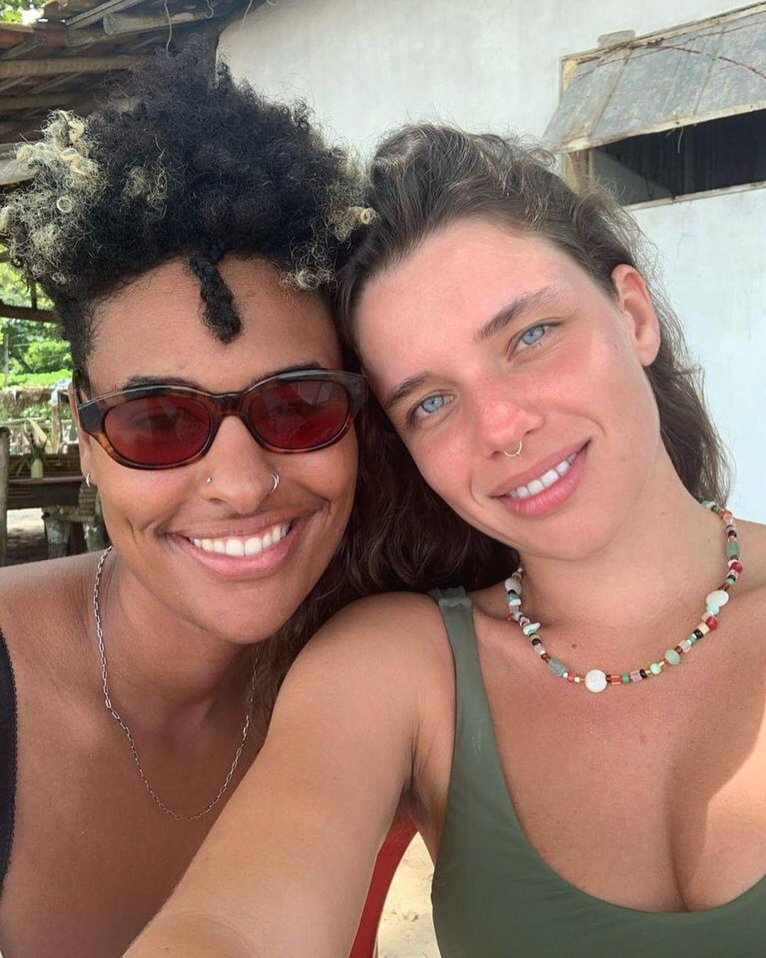 Bruna Linzmeyer e a DJ Marta Supernova - Reprodução / Instagram