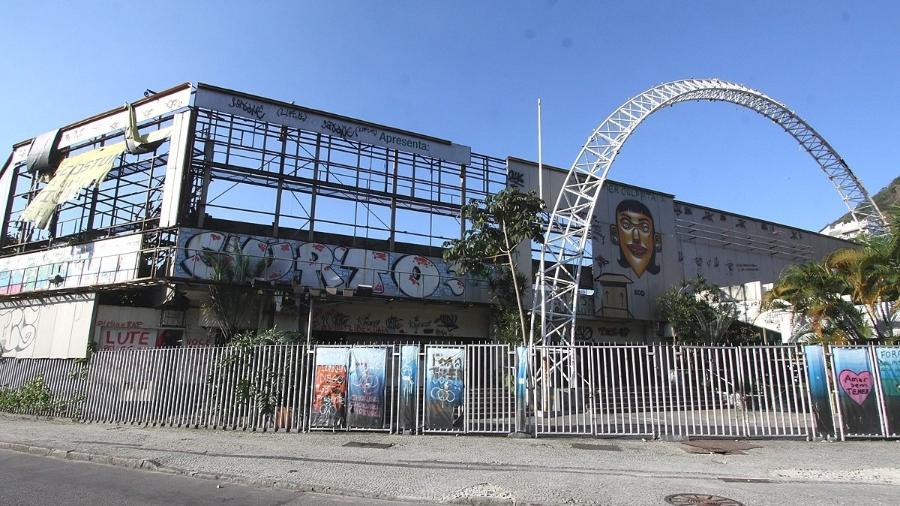 Fachada da antiga casa de espetáculos Canecão no Rio de Janeiro em 2019, após dez anos de abandono - Poti100/Wikimedia Commons