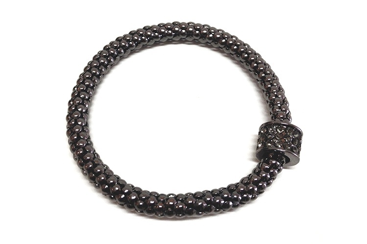 Pulseira, da Josefina Rosacor. Preço: R$ 39. Informações: (21) 2422-1852| Preço e disponibilidade pesquisados em agosto de 2015 e sujeitos a alterações - Divulgação