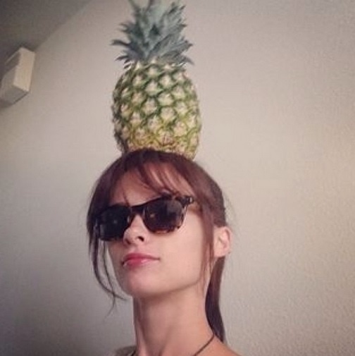 Cathriona White, que foi encontrada morta nesta terça em sua residência, gostava de postar fotos de selfie em sua conta do Instagram - Reprodução/Instagram/littleirishcat