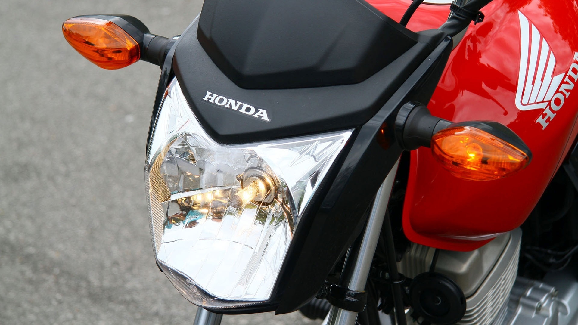 Honda CG 125i Fan - Mario Villaescusa/Infomoto