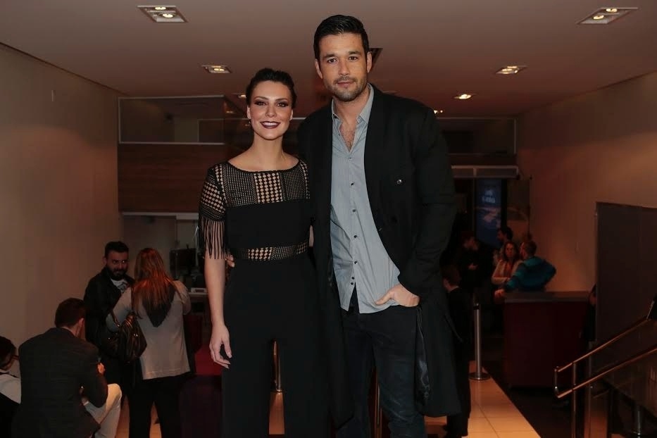 20.jun.2016 - Camila Rodrigues e Sérgio Marone comparecem à pré-estreia do musical "Os Dez Mandamentos" em São Paulo. Os atores interpretaram os protagonistas Ramsés e Nefertari na novela da Record que originou o espetáculo - Manuela Scarpa e Rafael Cusato/Brazil News