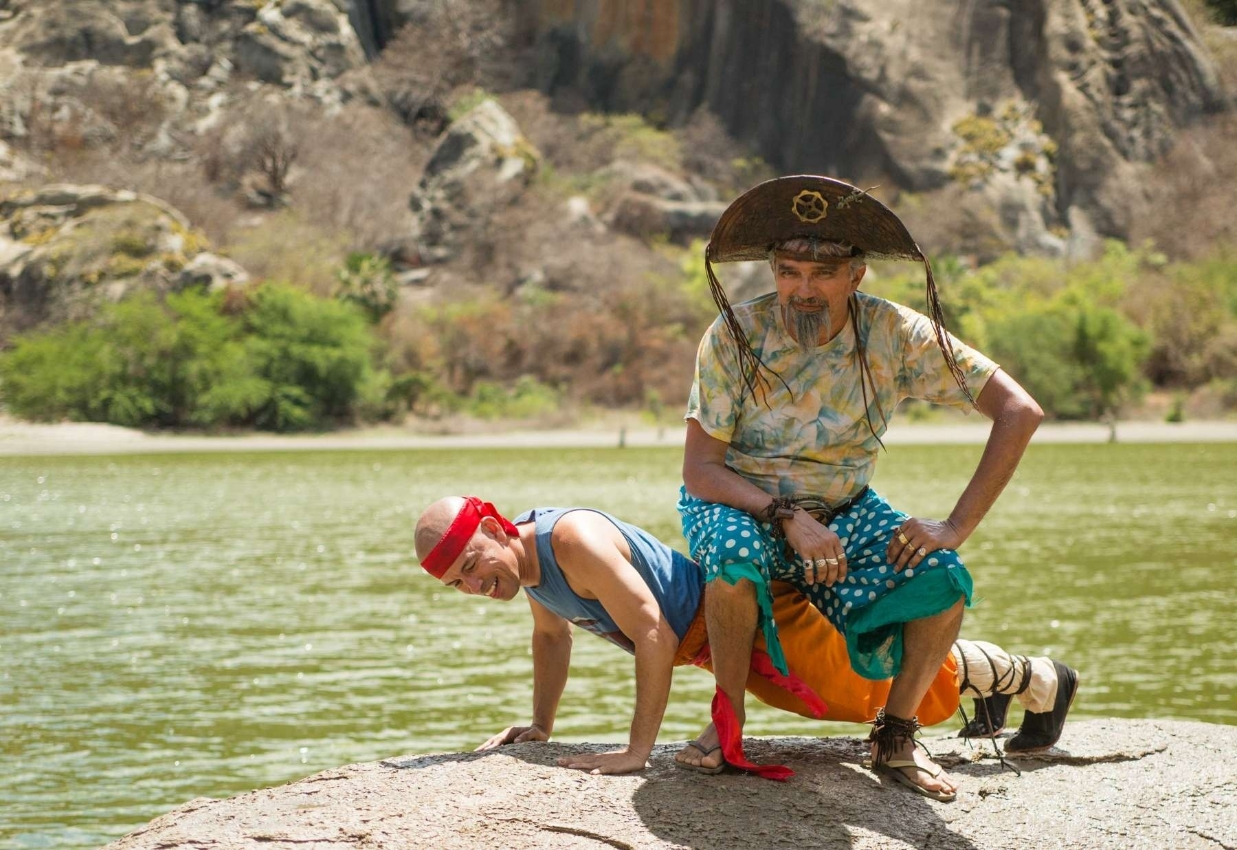 Aluízio Li, o Leduíno (Edmilson Filho) e Chinês (Falcão) em cena de "O Shaolin do Sertão" - Divulgação