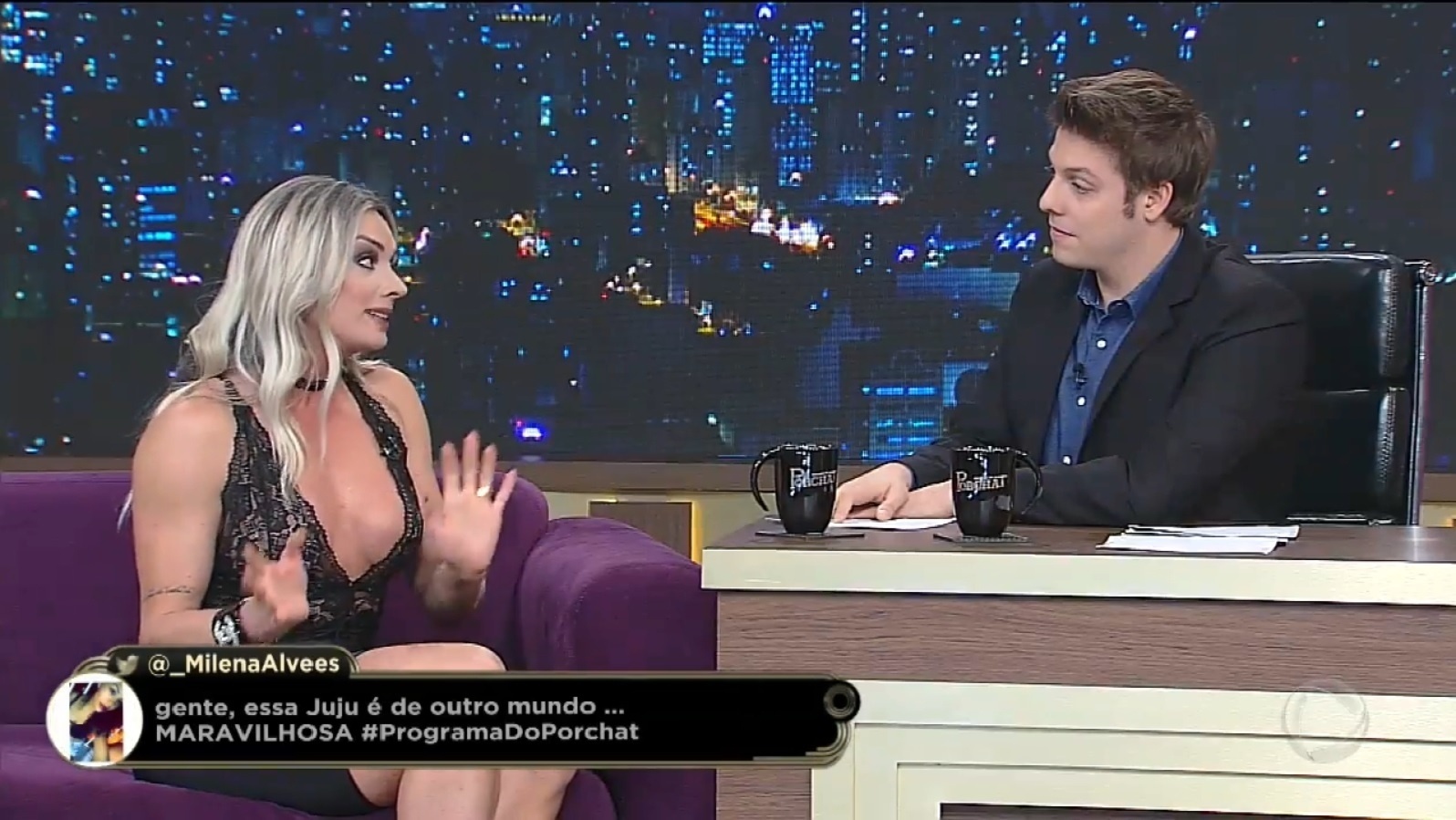 28.nov.2016 - Juju Salimeni fala sobre sua época de panicat em entrevista ao "Programa do Porchat". "Quem trabalha no Pânico está pronto para fazer qualquer trabalho depois de lá. É bem difícil. O programa é muito engraçado e o pessoal é muito gente boa, mas você tem que fazer as coisas" - Reprodução /TV Record