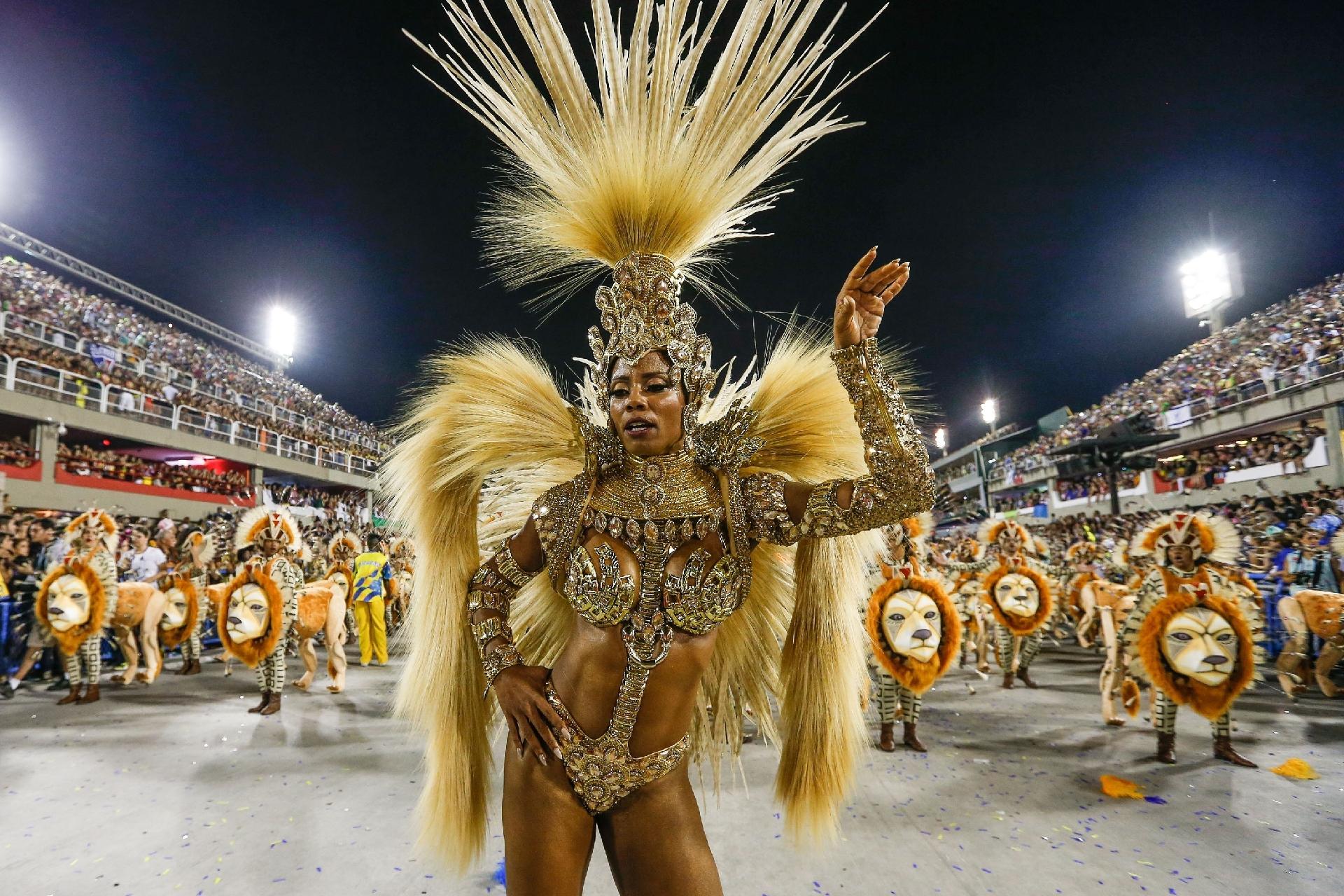 27.fev.2017 - Unidos da Tijuca, segunda colocada no Carnaval de 2016, luta pelo título com o enredo "Música na Alma,   Inspiração de uma Nação" - Marco Antônio Teixeira/UOL