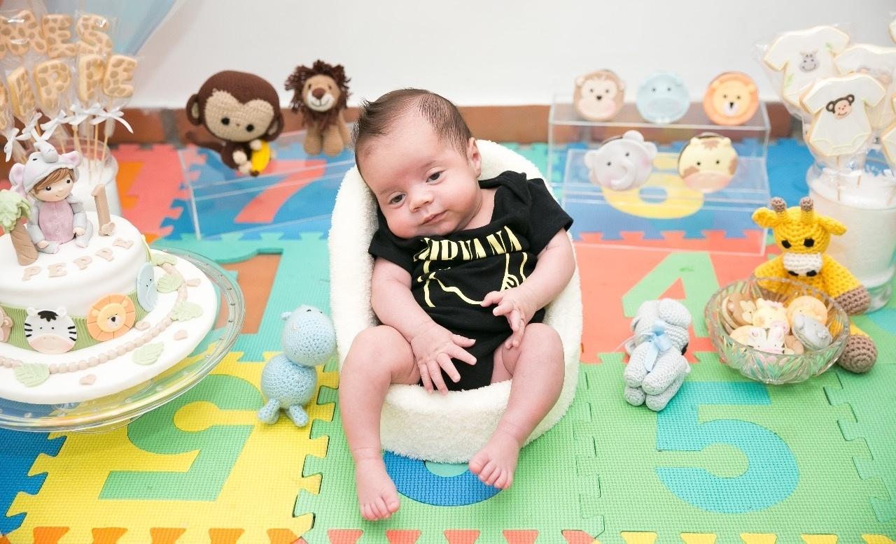 Valentina Francavilla, assistente de Ratinho, comemora primeiro mês do filho Giuseppe - Katia Rodrigues