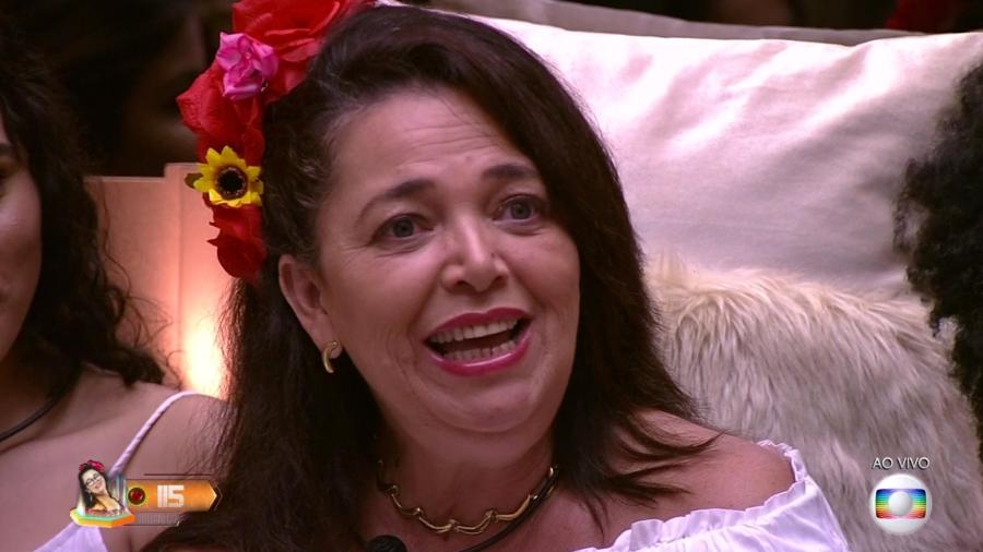 Tereza ouve Tiago Leifert anunciar resultado do paredão falso de Carnaval - Reprodução/TvGlobo