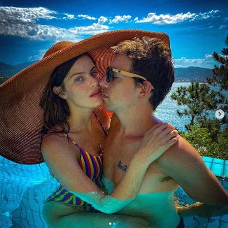 Isabeli usa "chapelão" em foto com Di Ferrero - Reprodução/Instagram
