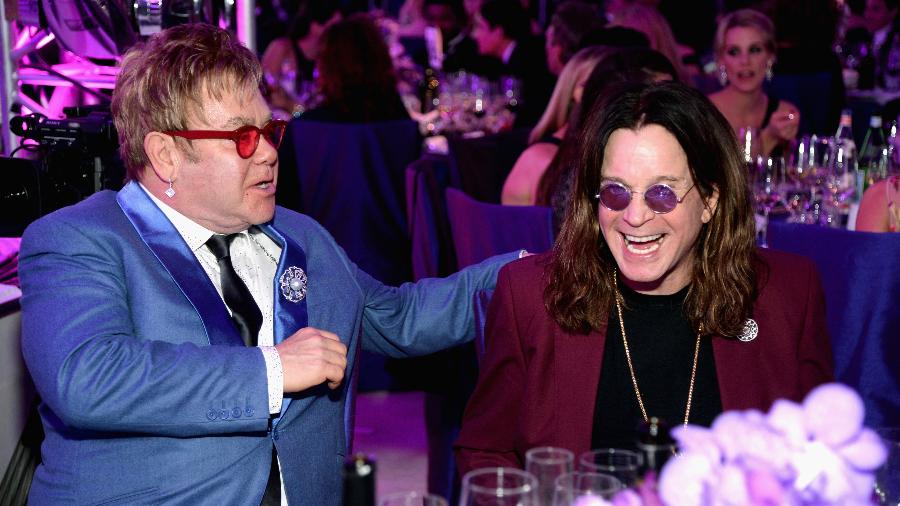 22.02.2015 - Elton John e Ozzy Osbourne em evento da Elton John AIDS Foundation - Getty Images for EJAF