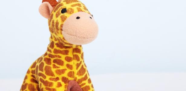 girafa de pelúcia