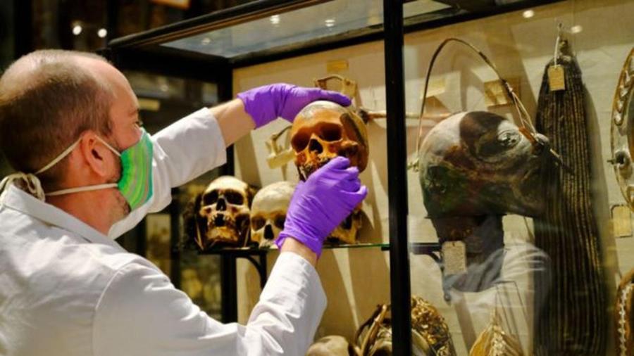 A retirada dos itens de exibição é parte do processo de descolonização do museu - PITT RIVERS MUSEUM - UNIVERSITY OF OXFORD