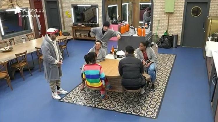 A Fazenda 2021: Peões especulam sobre entrada de novo participante - Reprodução/Playplus - Reprodução/Playplus