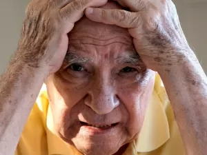 Estágios do Alzheimer: veja como a doença progride ao longo dos anos