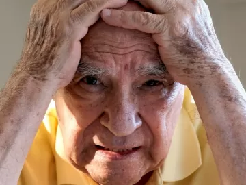 'Lembra de mim?': dizer essas frases pode estressar quem tem Alzheimer