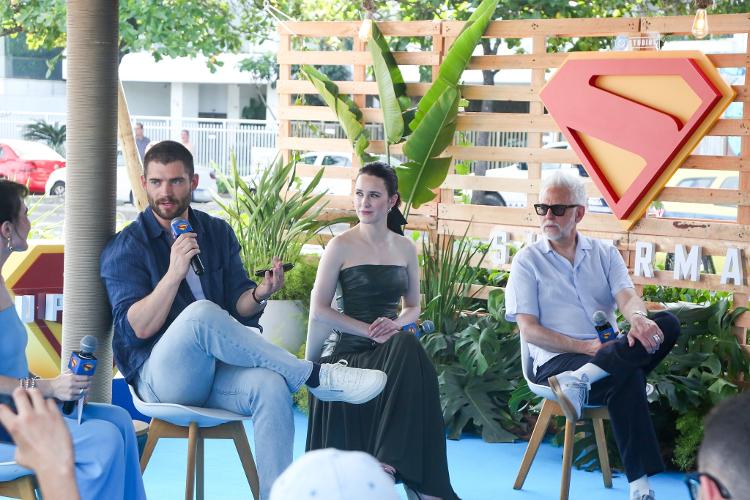 David Corenswet, Rachel Brosnahan e James Gunn na coletiva de imprensa do filme "Superman" David Corenswet, Rachel Brosnahan e James Gunn na coletiva de imprensa do filme "Superman"