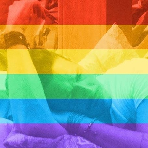 26.jun.2015 - João Vicente de Castro comemora a legalização do casamento gay nos Estados Unidos mudando seu avatar no Facebook para uma foto com as cores da bandeira LGBT